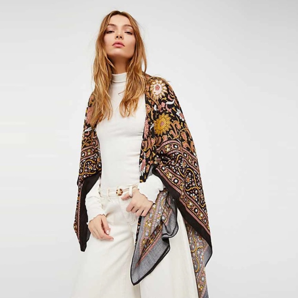 5⭐️Fave! Black Floral Kimono - Picture 3 of 8